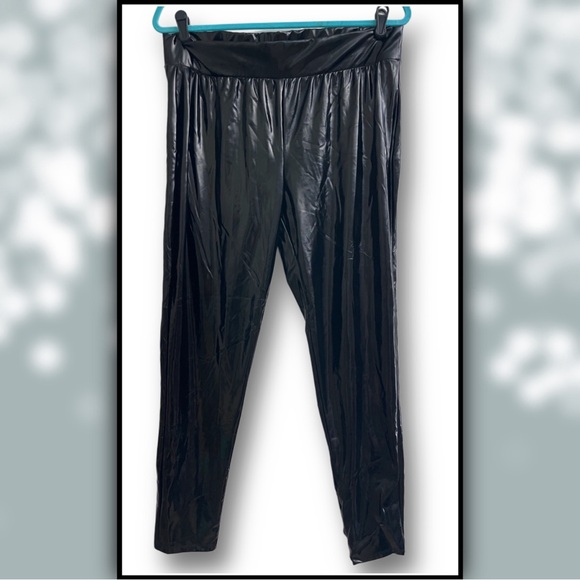 🍒NEW🍒 TORRID Black Patent Leather Liquid Leggings #T1977pk - Picture 2 of 4